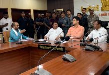 शेतकऱ्यांच्या भावना समजून जमीन अधिग्रहणाची प्रक्रियेला स्थगिती द्या – कांग्रेस पदाधिकाऱ्यांची जिल्हाधिकारी यांच्याशी चर्चा