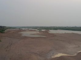 वर्धा नदी ओरबाडण्याचा वाळू माफियांचा घाट; भरदिवसा पोकलेनचा धिंगाणा…