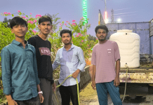 अकोला बाजारच्या तरुणांचा सामाजिक वारसा ; मुख्य रस्त्यावरील झाडांना पाणी देऊन जपली पर्यावरण बांधिलकी