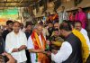 विधान परिषद निवडणुकीसाठी भाजपचे अधिकृत उमेदवार अरुण लखाणी यांनी घेतले माता महाकालीचे दर्शन