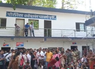 “नराधमांस फाशी द्या” संतप्त महिलाच्या आक्रोशाने चामोर्शी नगरी दुमदूमली
